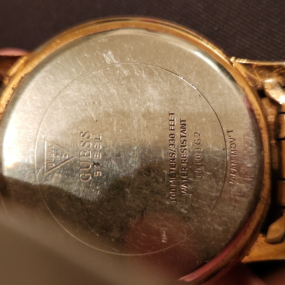 Guess rose gold tone watch - Picture 6 of 7